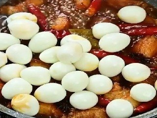 红烧肉焖蛋怎么做