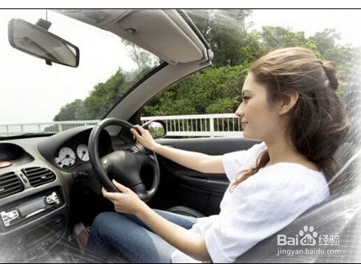 高速路上怎样跟车比较安全？