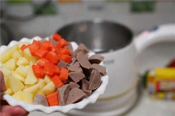 牛肉丸时蔬咖喱饭