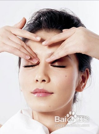 眼睛上皮肿了怎么办