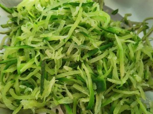 海蛎子萝卜丝猪肉饺子的做法