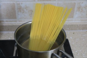 教大家做芝士香肠嫩蛋意面