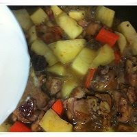 黑椒鸡腿烧土豆