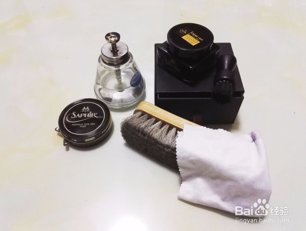 如何在家里给皮鞋做高级的保养上光