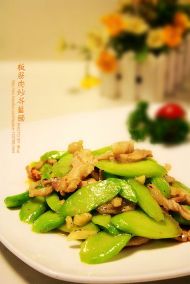 板筋肉炒芥蓝头--做法