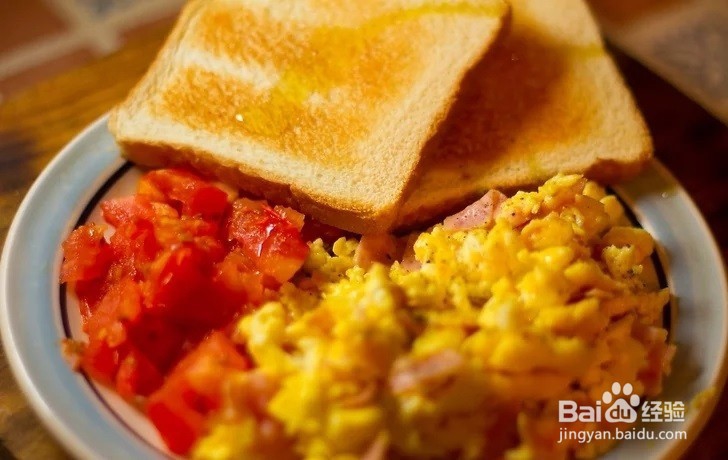 <b>鸡蛋西红柿、土司：经典西式早餐怎么做</b>