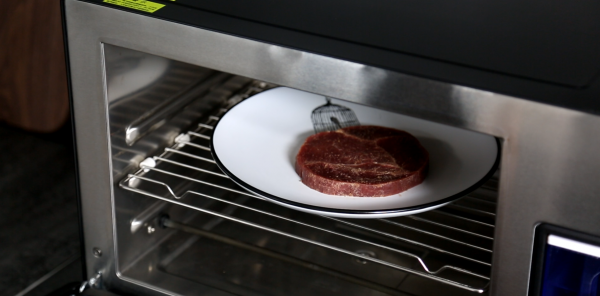 嫩烤黑椒红酒牛排