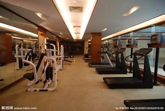 先增肌还是先减肥？