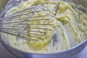 怎么做草莓酒麦片杯子蛋糕