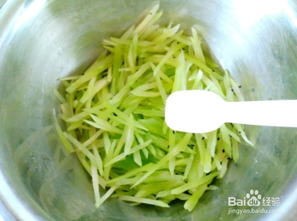 凉拌青笋的做法