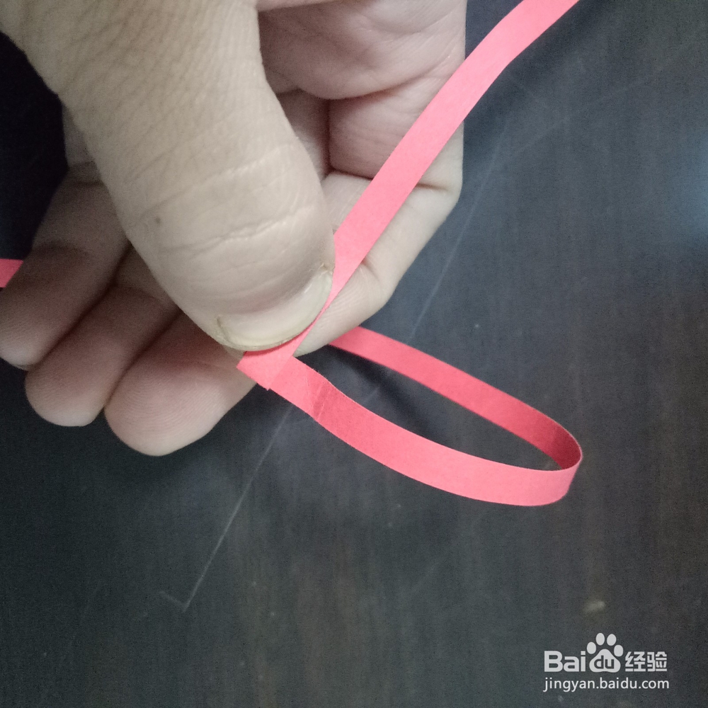 怎样用衍纸条折幸运星的方法