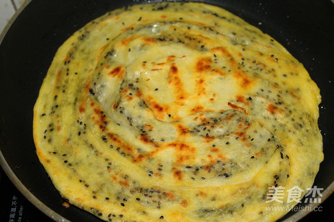 补血补钙的家庭必备主食——黑芝麻盐儿饼