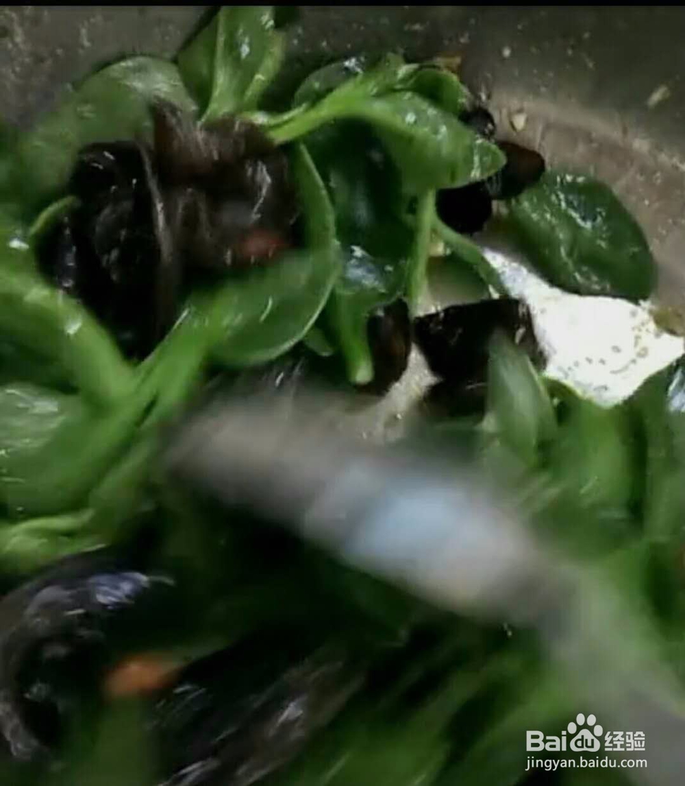 花生米不耳穿心莲做法