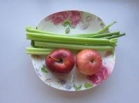 营养丰富的芹菜苹果汁