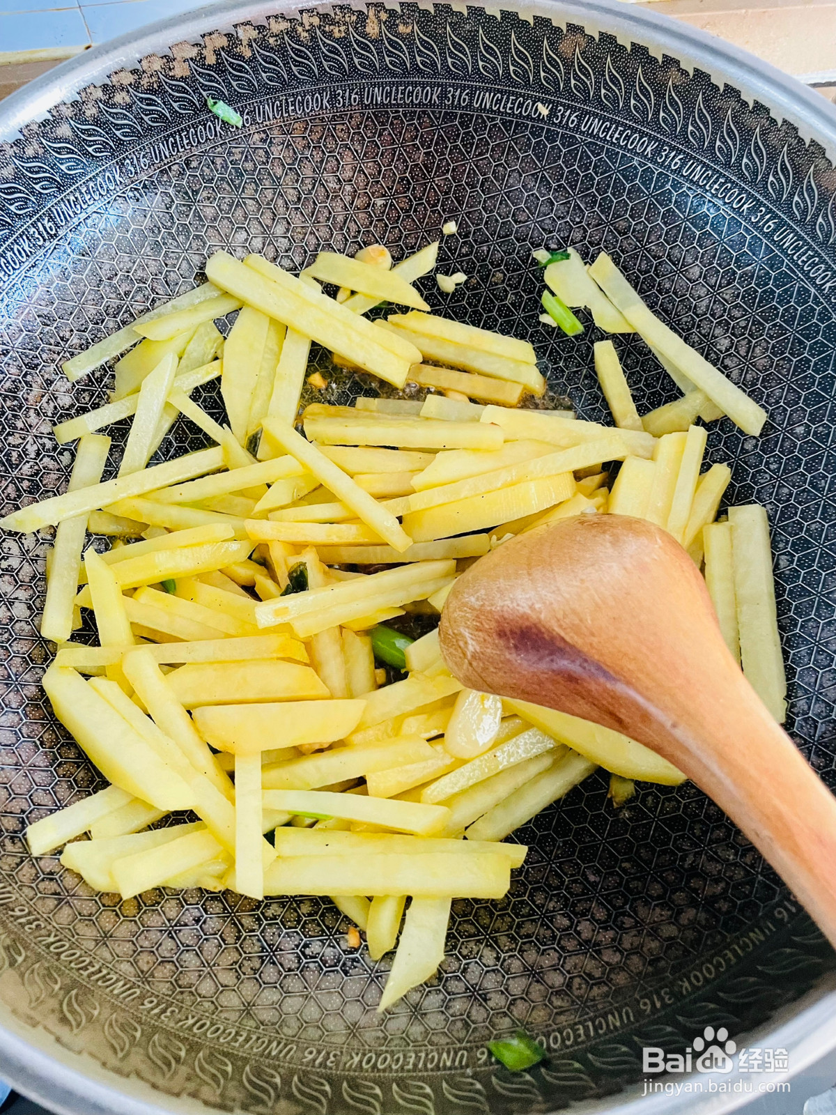 荠荠菜炖土豆条的做法