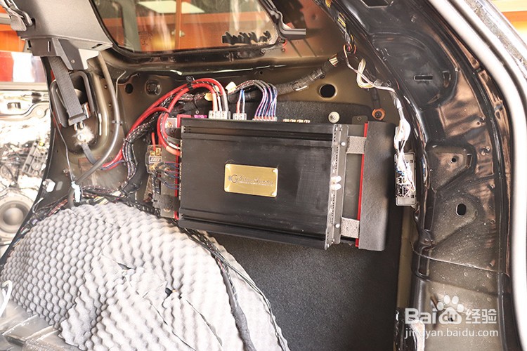 乌市慧声吉普大切诺基汽车音响隔音改装丹拿