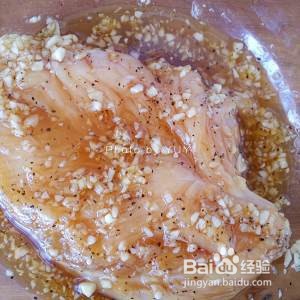 香煎鸡胸肉(蜂蜜蒜香)