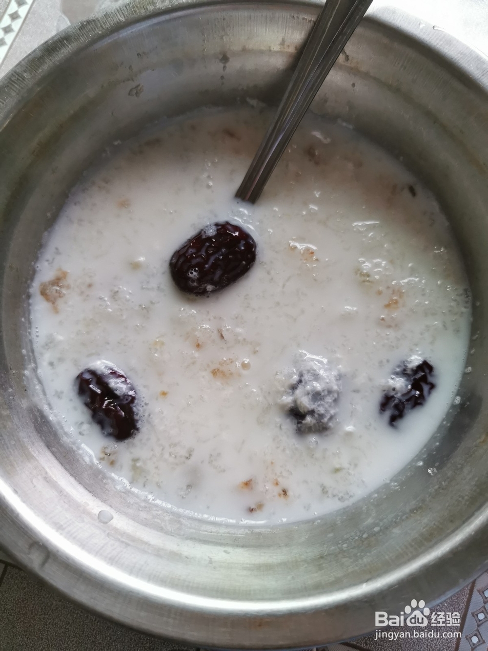 牛奶桃胶雪燕皂角米