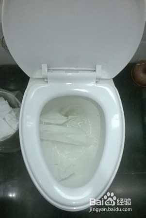 拉屎的时候水溅到屁股怎么办?