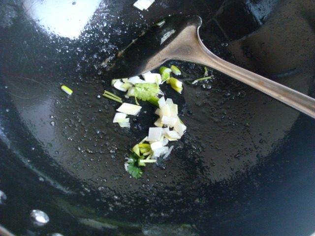 肉炒青椒木耳最简单的做法，快来学学吧！