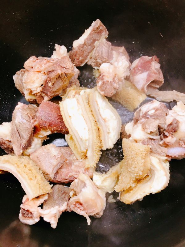 牛肚牛腩焖土豆