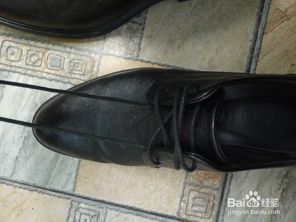 两种看着舒服又简单的隐藏鞋带方法