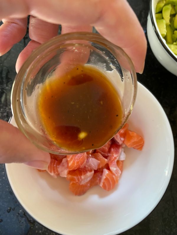 三文鱼牛油果沙拉