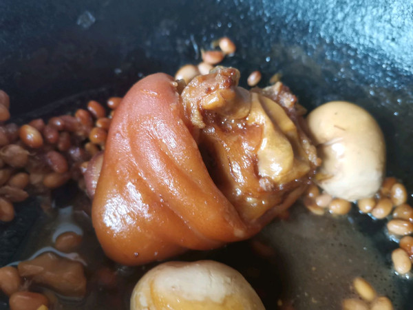 混搭隆香猪脚饭