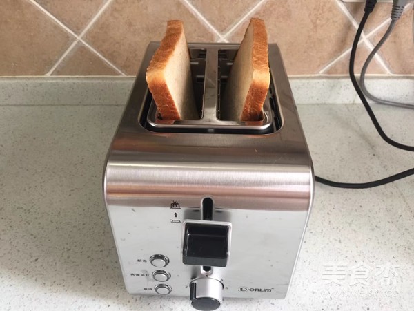 鸡蛋西红柿三明治