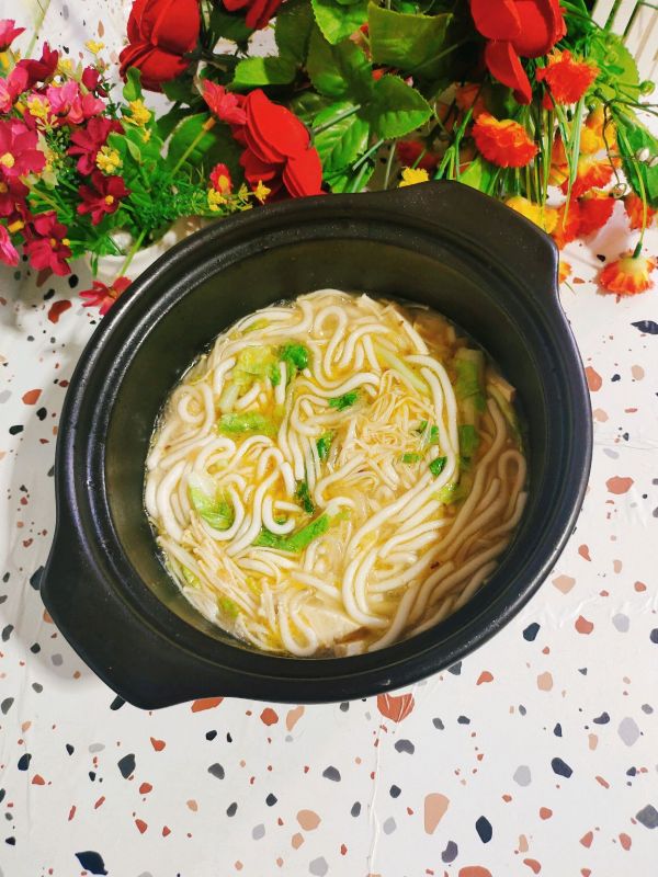 砂锅酸汤土豆粉