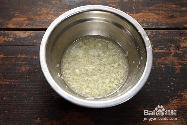 香芒松子鱼米盏让人耳目一新