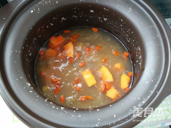 木瓜莲子银耳羹