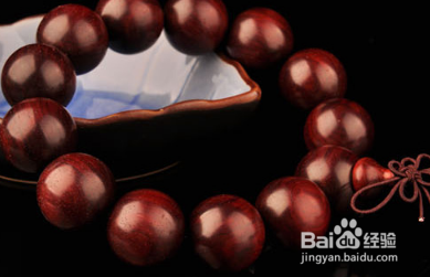 小叶紫檀手串鉴别及盘玩