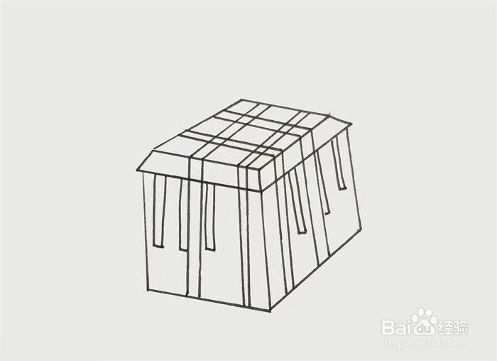 1 先画出上面的正方形盖子