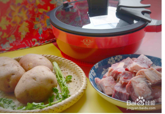土豆烧牛肉是妈妈最爱吃的一道菜