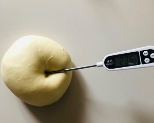 蝴蝶结牛奶面包的做法