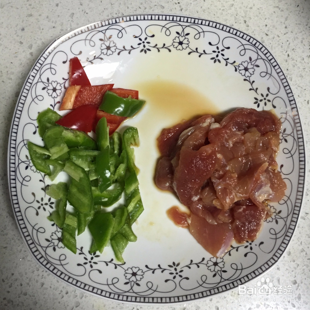 #过年#年夜饭——西葫芦炒肉片的做法