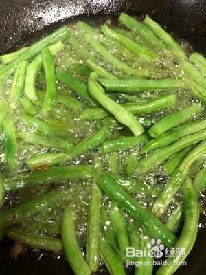 红烧豆角土豆条的做法