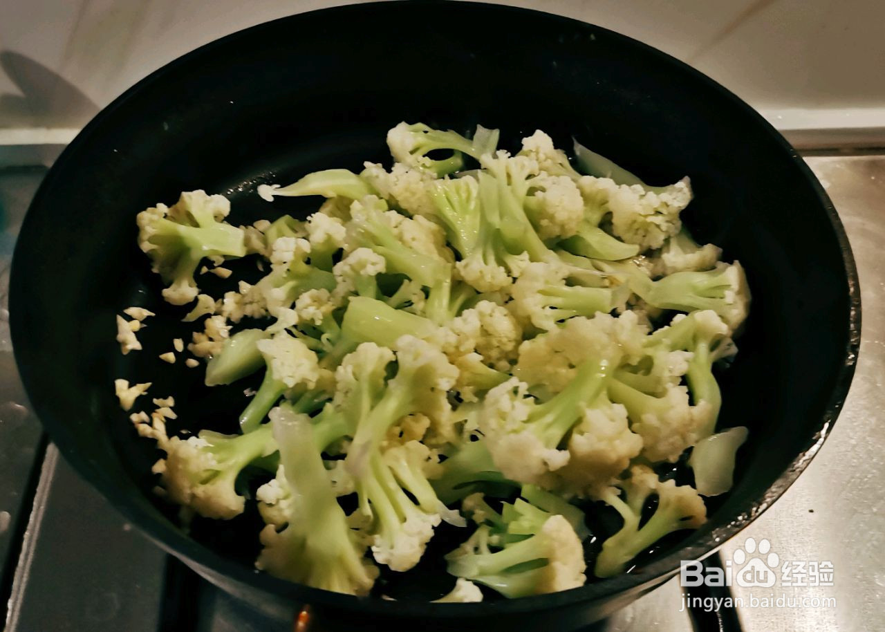 花椰菜炒荷兰豆的做法