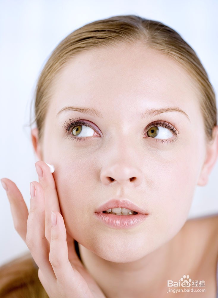 怎样正确使用化妆护肤品？