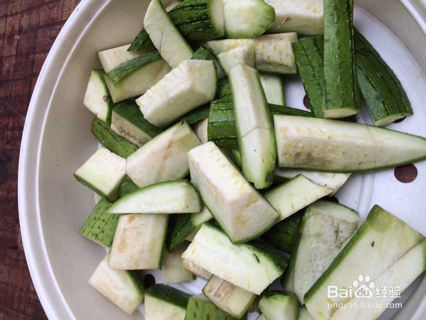 家常白菜丝瓜火锅的做法