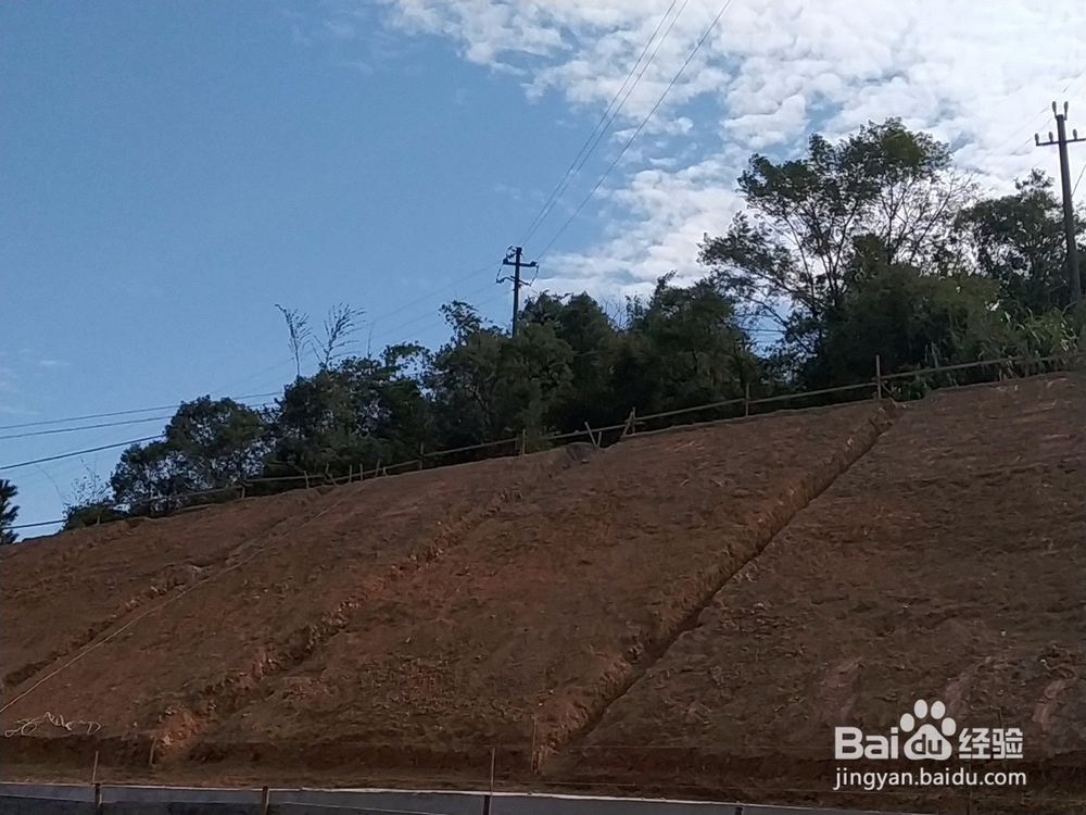 高边坡人字骨架的施工工序是什么？