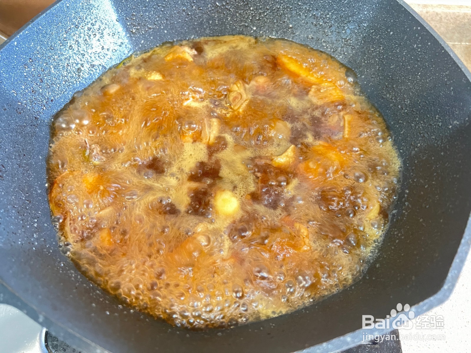 草菇焖鸡的做法