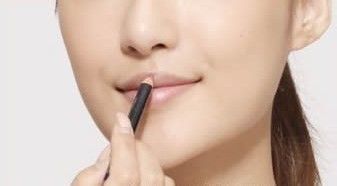 六个步骤打造性感粉唇