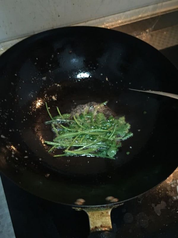 蒜香虎皮鹌鹑蛋