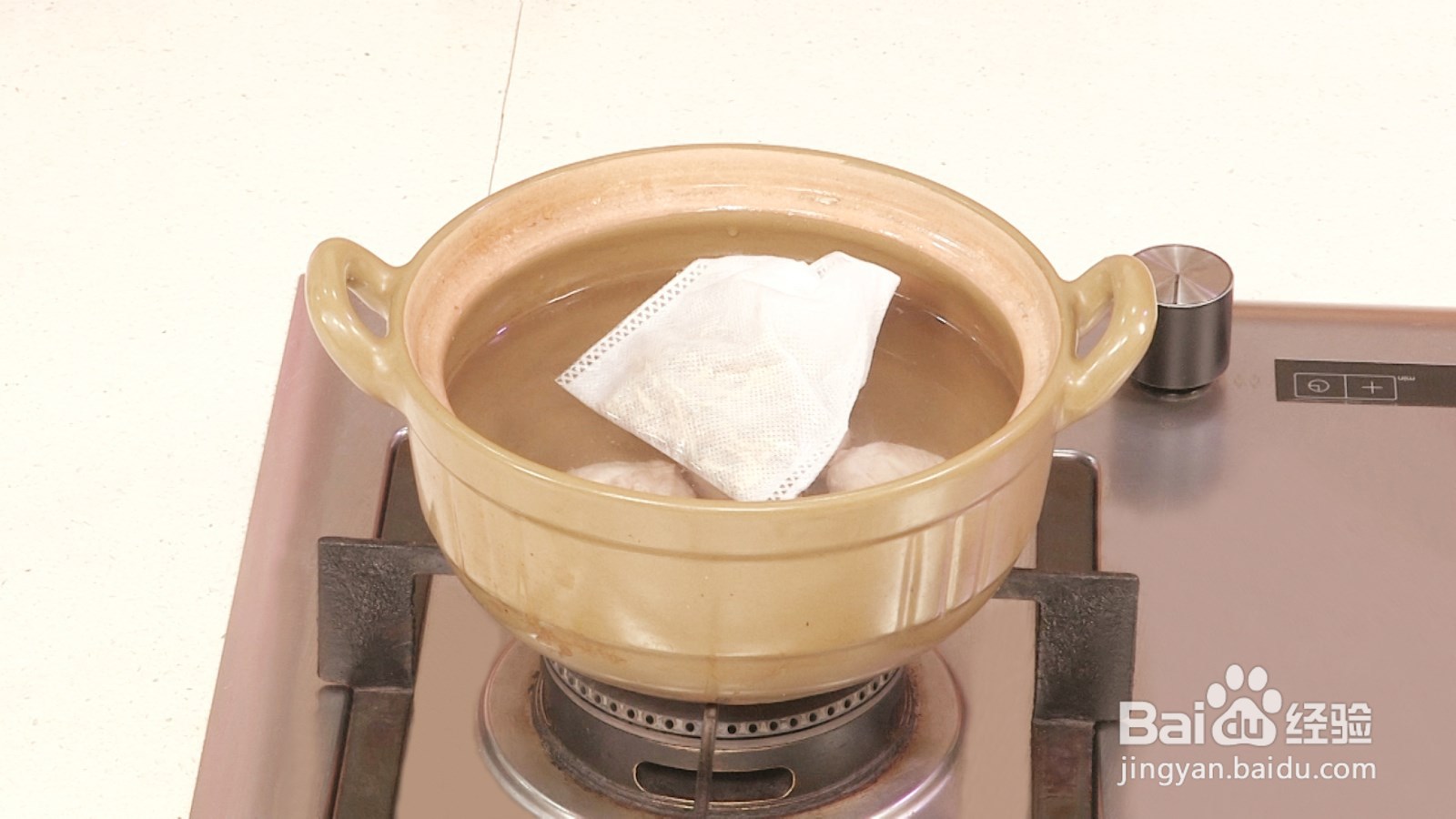 老火靓汤:金银花煲瘦肉汤