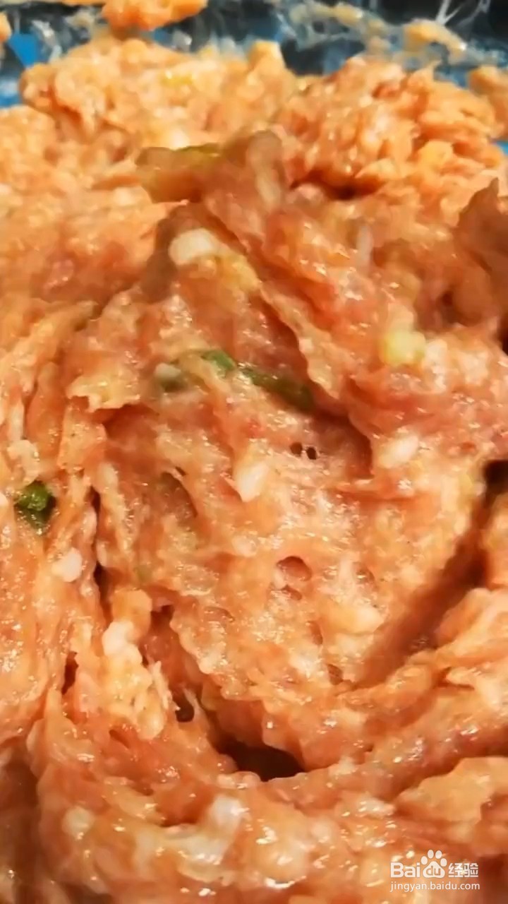 如何制作美食虾扯蛋？