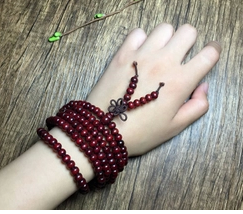 小叶紫檀手串佩戴方法