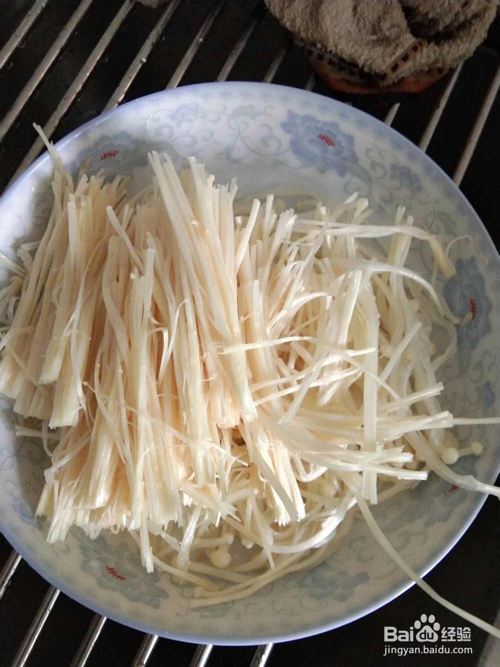 在家如何制作金针菇炒鸡蛋
