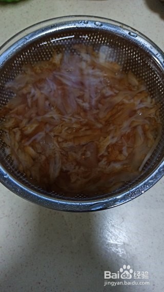怎么做一道黄瓜拌海蛰头
